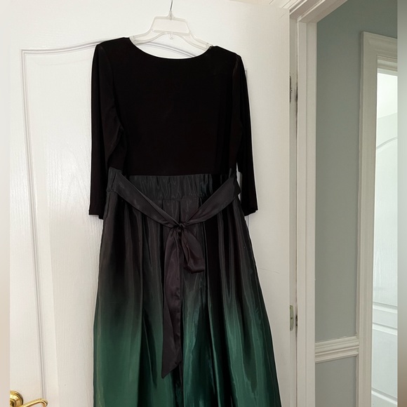 Formal Dress - Picture 1 of 2